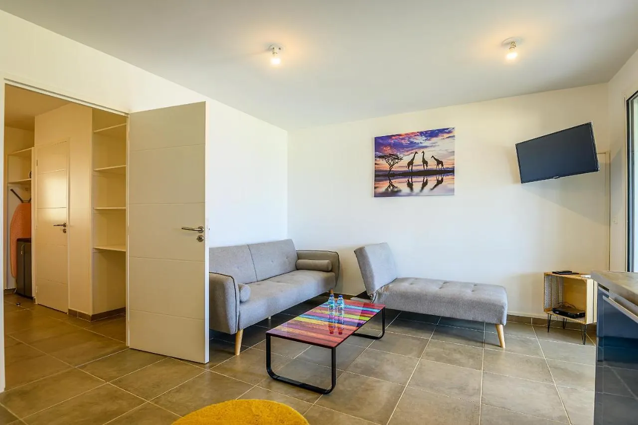 Suite Face A La Plage Et Proche Des Commerces - Bed And Coffee Rivage Trinite  0*, Trinite (Tartane) Martinica